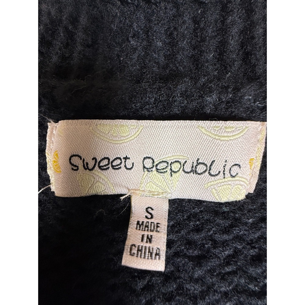 Womens Cardigan Black Size S Applique Crochet 3D Pink Rose Grannycore Cottagecor - Picture 5 of 14